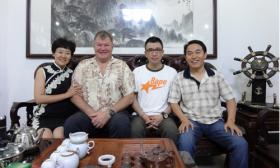 世界第一生命教練、全然心理學(xué)創(chuàng)始人杰夫·艾倫一行到我公司參觀